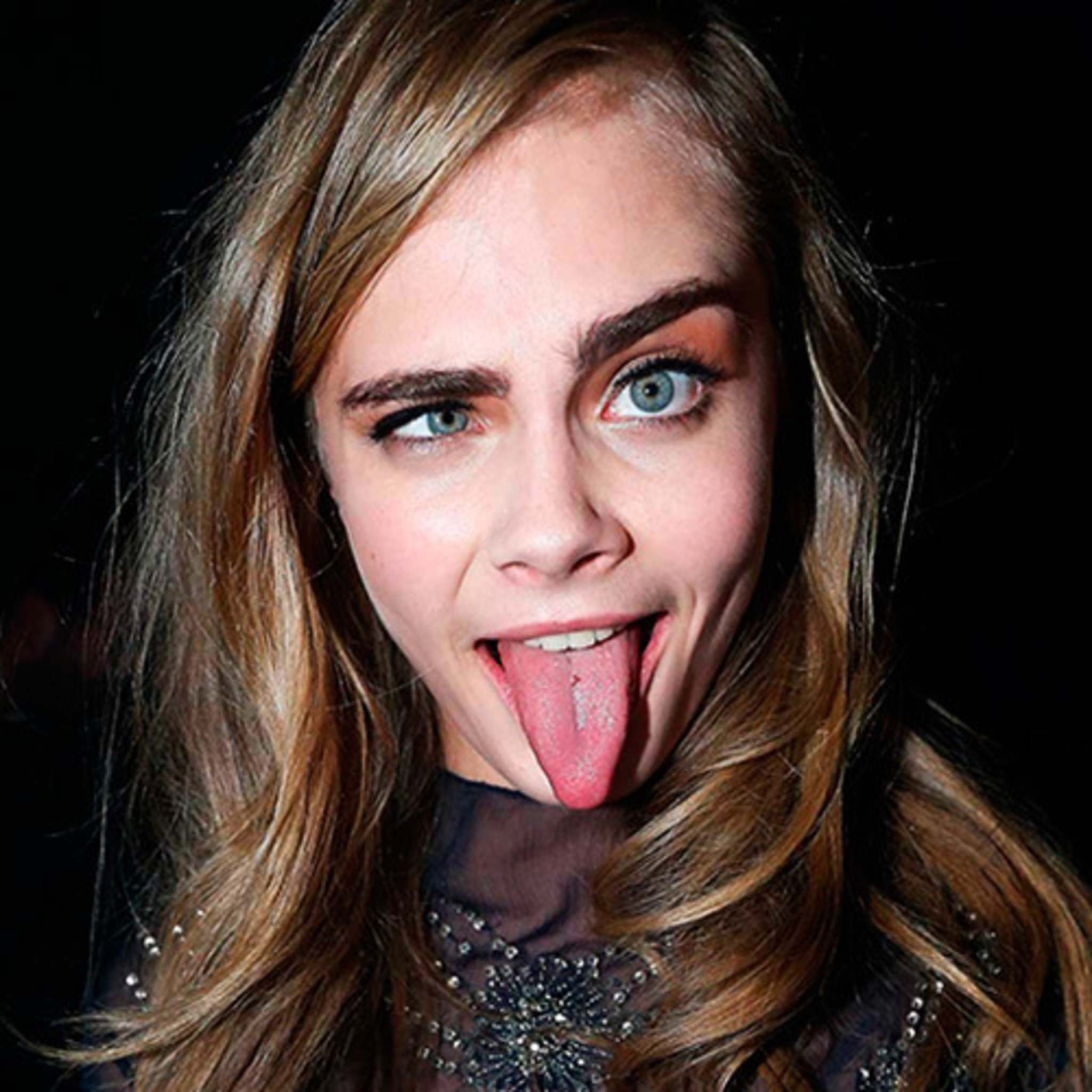 Cara Delevingne Yellow Teeth Cara Delevingne Debuted Cropped Grey Hair Cara Delevingne Yellow Teeth Cara Delevingne Debuted Cropped Grey Hair